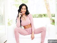 Stepsister Discovers Stepbro Has Huge Cock